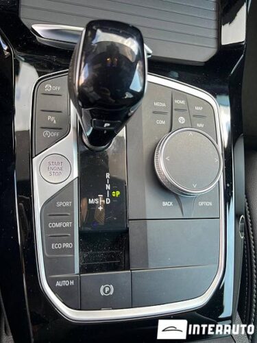 BMW X3 3.0i 44 interauto-car