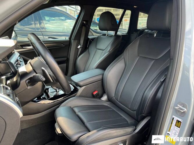 BMW X3 3.0i 37 interauto-car