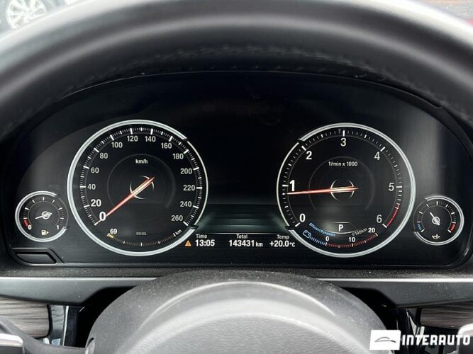 BMW X5 2.5D 45 interauto-car