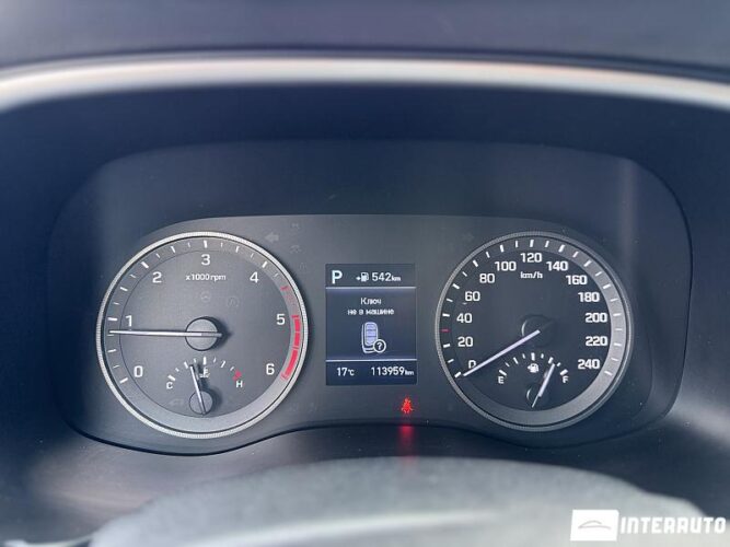 Hyundai Tucson 42 interauto-car