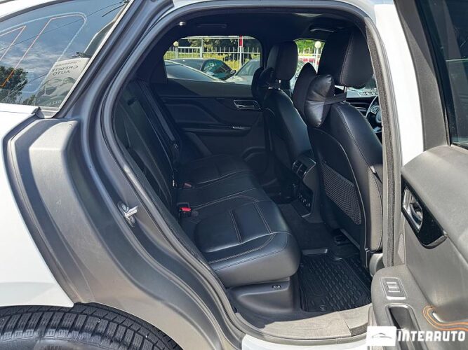 Jaguar F-Pace 54 interauto-car