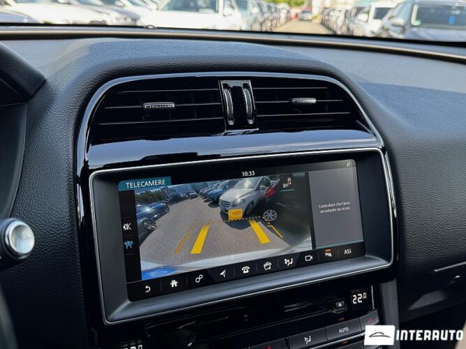 Jaguar F-Pace 44 interauto-car