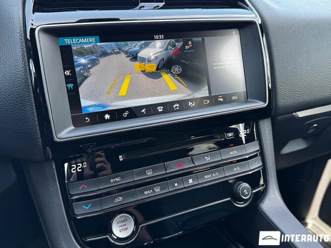 Jaguar F-Pace 45 interauto-car