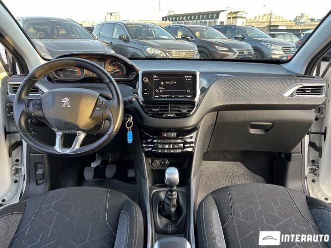 Peugeot 2008 36 interauto-car