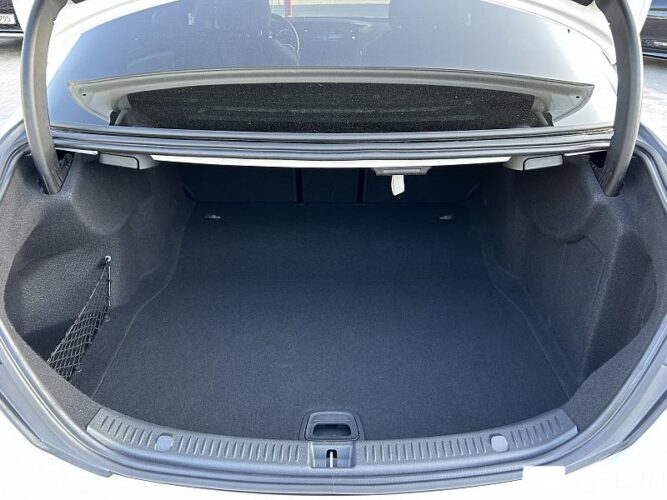 Mercedes E 220 52 interauto-car