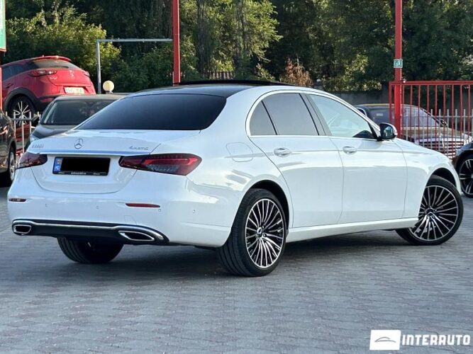 Mercedes E 220 34 interauto-car