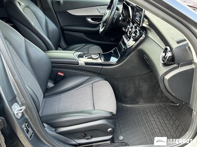 Mercedes C 250 48 interauto-car