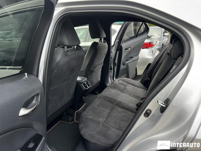 Lexus UX 250h 43 interauto-car