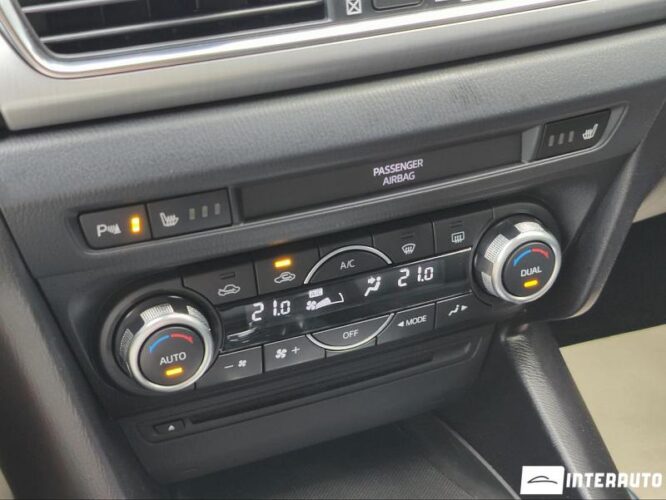 Mazda 3 45 interauto-car