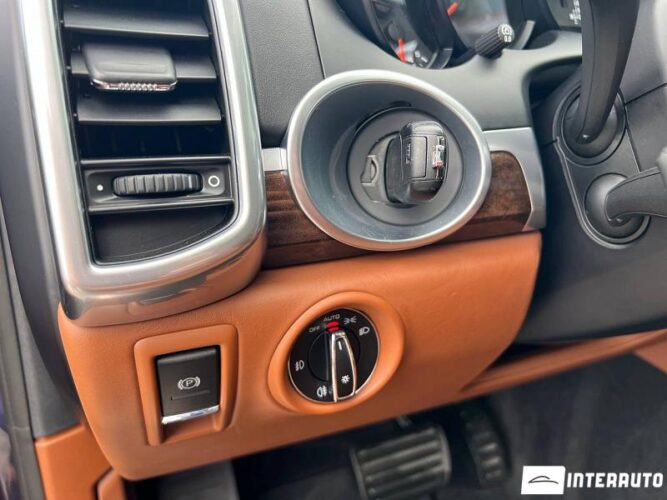 Porsche Cayenne 45 interauto-car