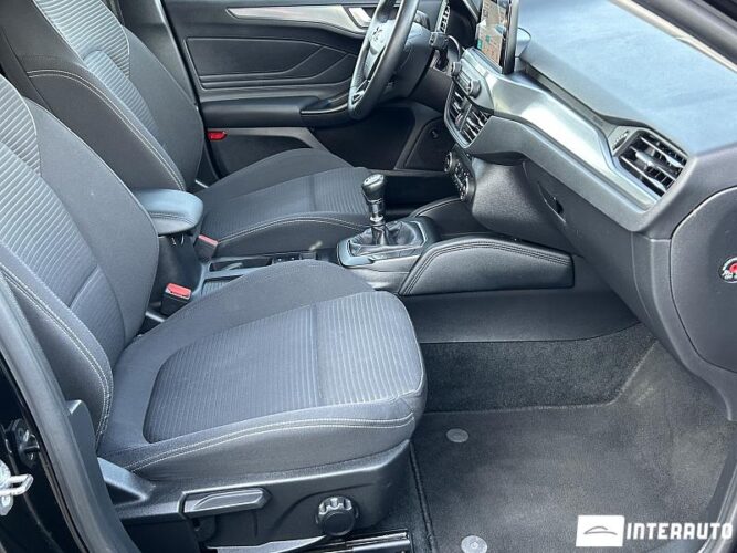 Ford Focus 48 interauto-car