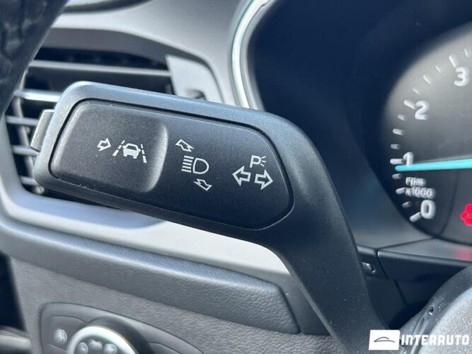 Ford Focus 41 interauto-car