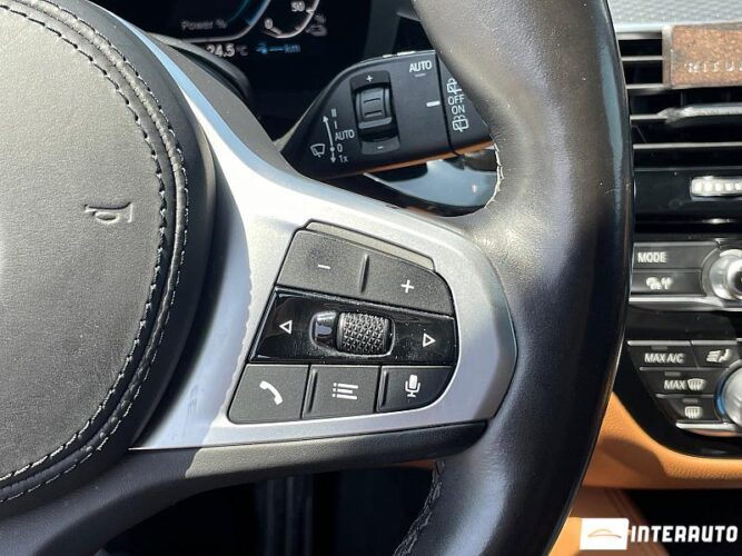 BMW 530e 43 interauto-car