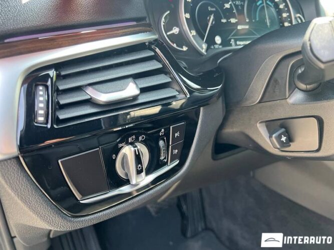 BMW 530e 58 interauto-car