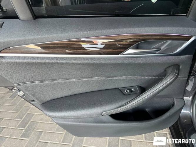 BMW 530e 61 interauto-car