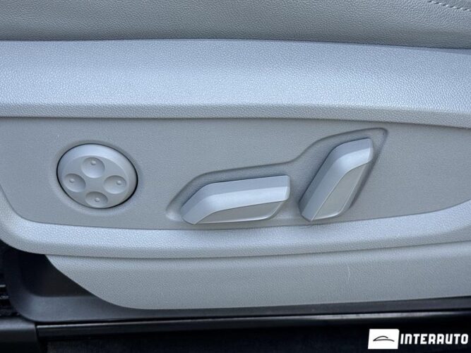 Audi Q5 54 interauto-car