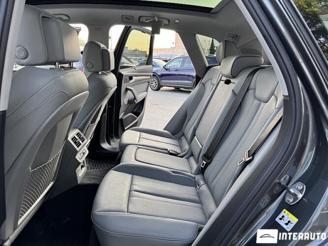 Audi Q5 44 interauto-car