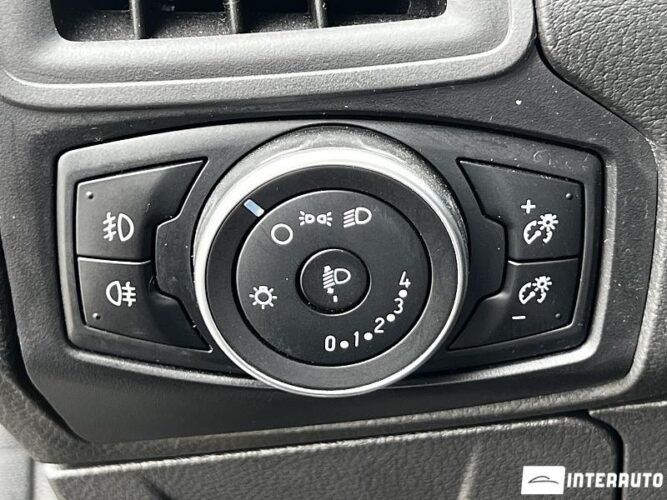 Ford Focus 43 interauto-car