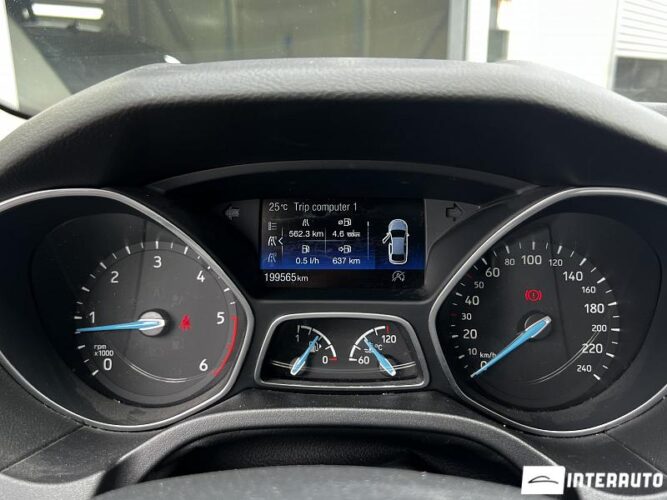 Ford Focus 39 interauto-car