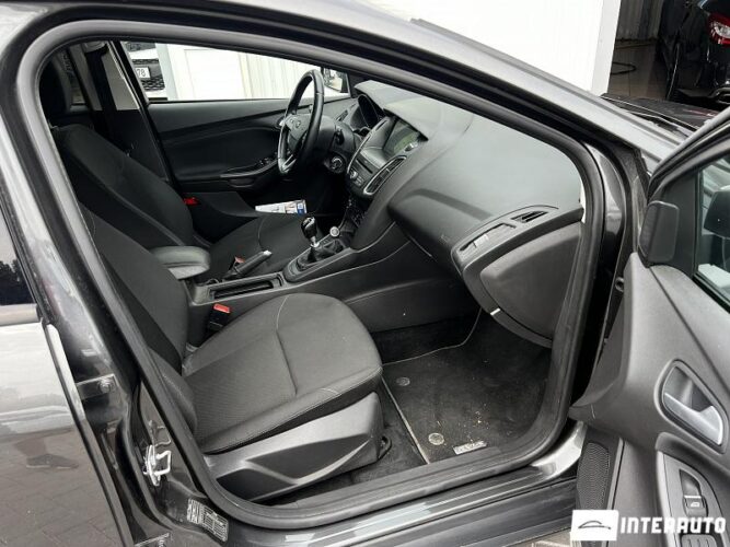 Ford Focus 35 interauto-car