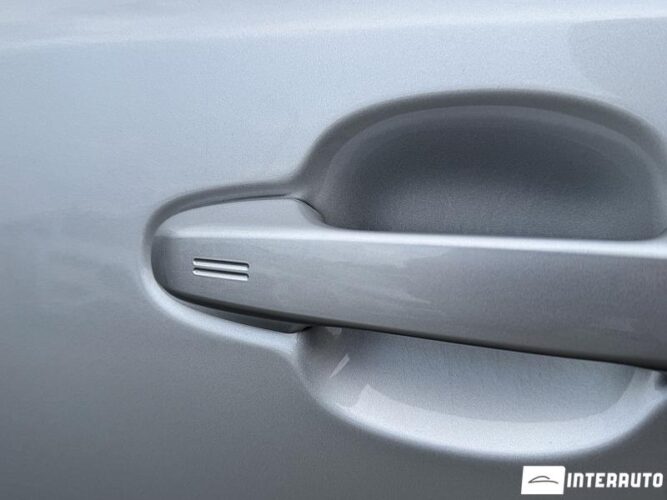 Toyota C-HR 49 interauto-car