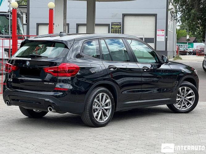 BMW X3 3.0e 32 interauto-car