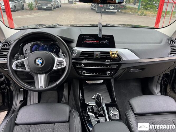 BMW X3 3.0e 37 interauto-car
