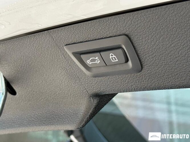 BMW X6 3.0D 58 interauto-car