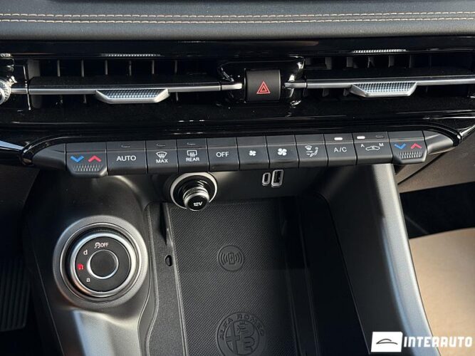 Alfa Romeo Tonale 44 interauto-car