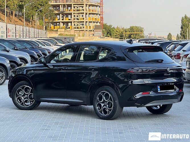 Alfa Romeo Tonale 37 interauto-car