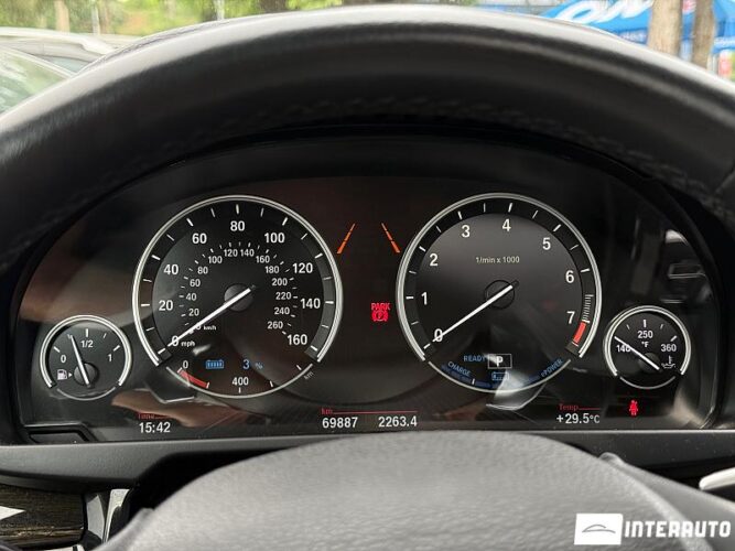 BMW X5 4.0e 52 interauto-car