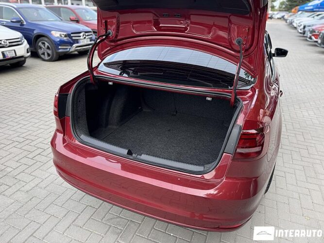 Volkswagen Jetta 34 interauto-car