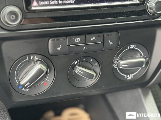 Volkswagen Jetta 42 interauto-car