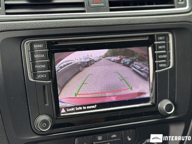 Volkswagen Jetta 41 interauto-car