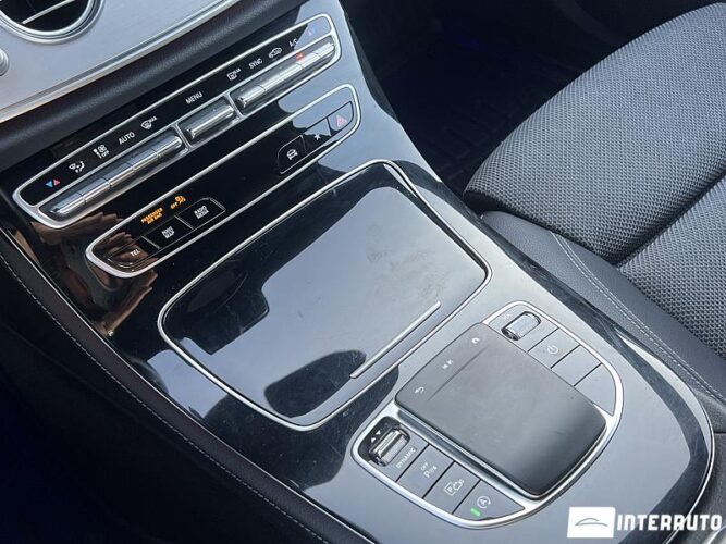 Mercedes E 220 49 interauto-car