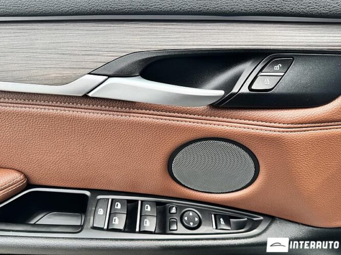 BMW X5 4.0e 56 interauto-car