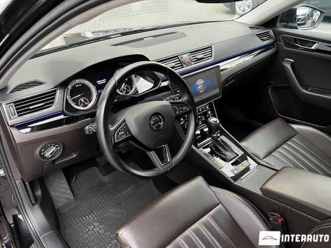 Skoda Superb 36 interauto-car
