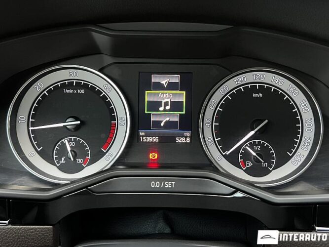 Skoda Superb 40 interauto-car