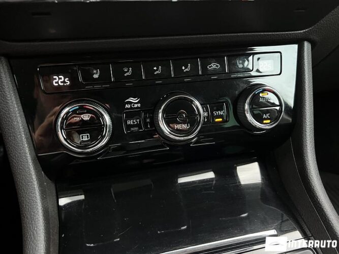 Skoda Superb 42 interauto-car