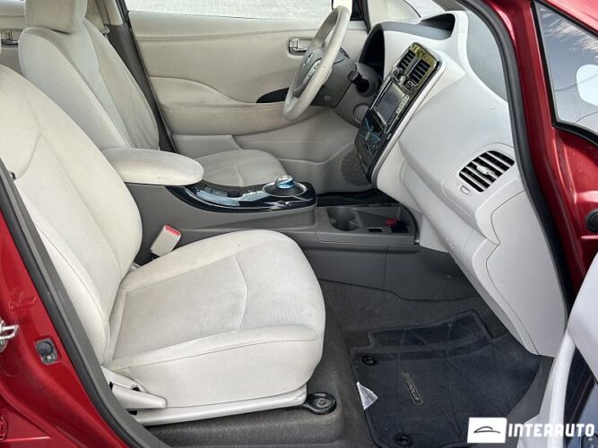 Nissan Leaf 44 interauto-car