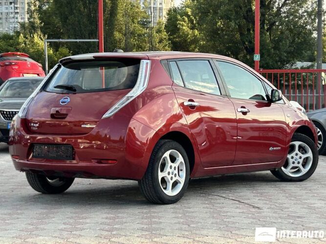 Nissan Leaf 32 interauto-car
