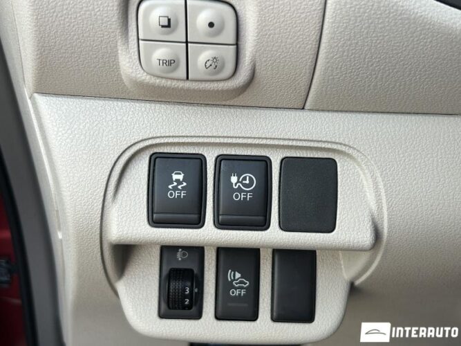 Nissan Leaf 39 interauto-car