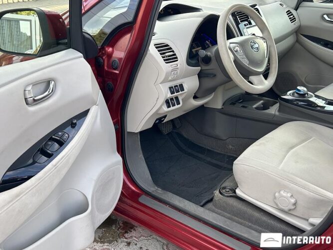 Nissan Leaf 35 interauto-car