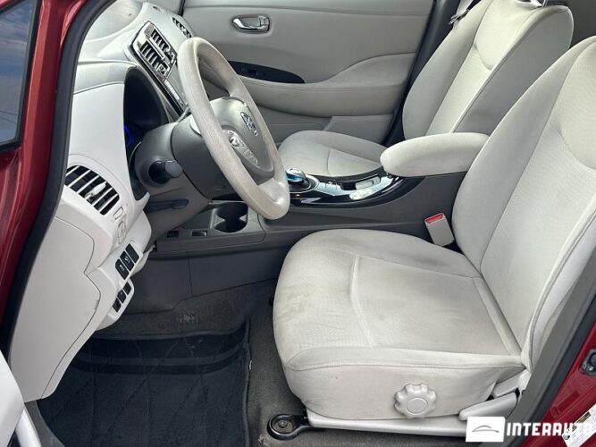Nissan Leaf 37 interauto-car