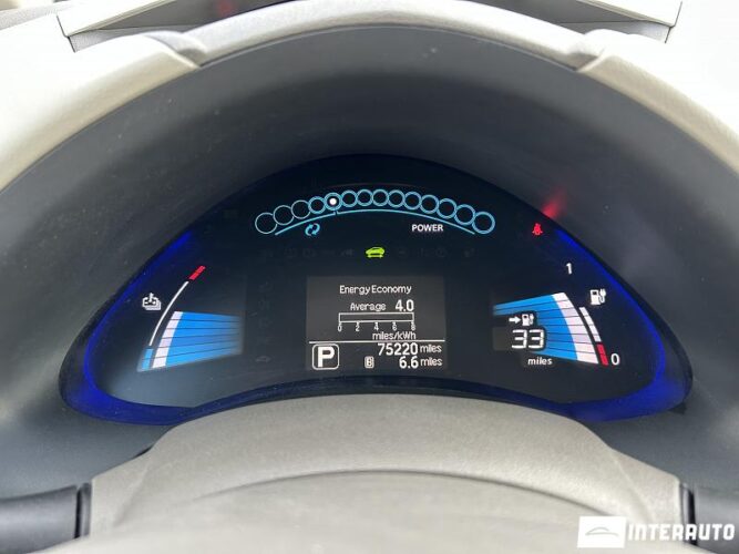 Nissan Leaf 41 interauto-car