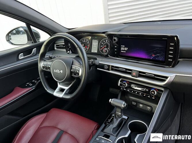 Kia K5 44 interauto-car