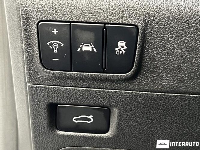 Kia K5 49 interauto-car