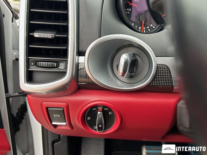 Porsche Cayenne S 44 interauto-car
