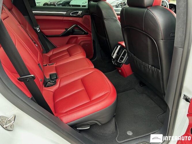 Porsche Cayenne S 55 interauto-car