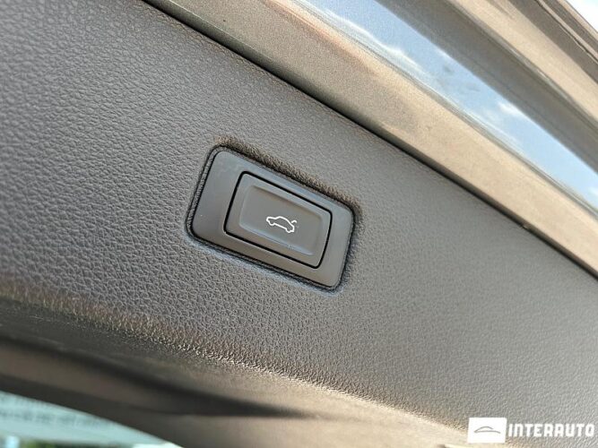 Audi Q7 51 interauto-car